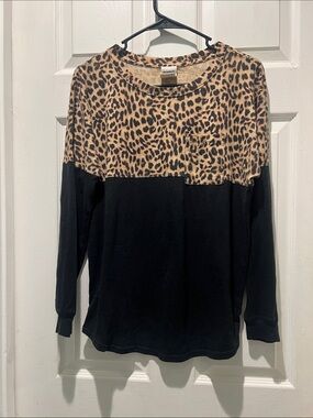 PINK Victoria's Secret Black Long Sleeve Pajama Top with Leopard Yoke